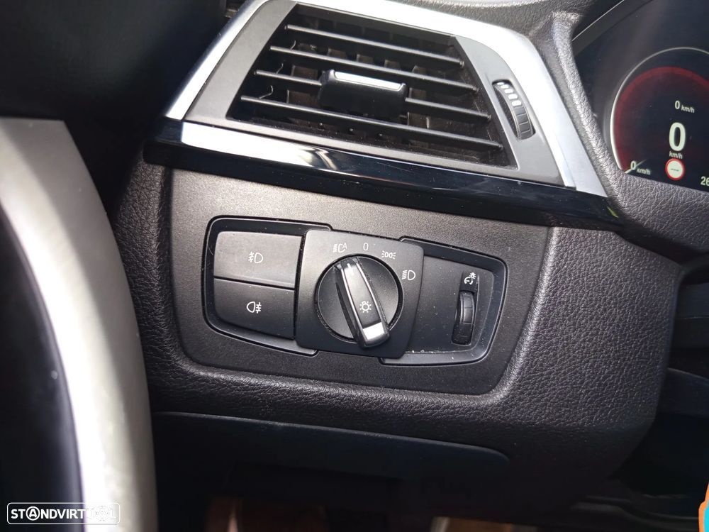 BMW 320 d Aut. M Sport - 24