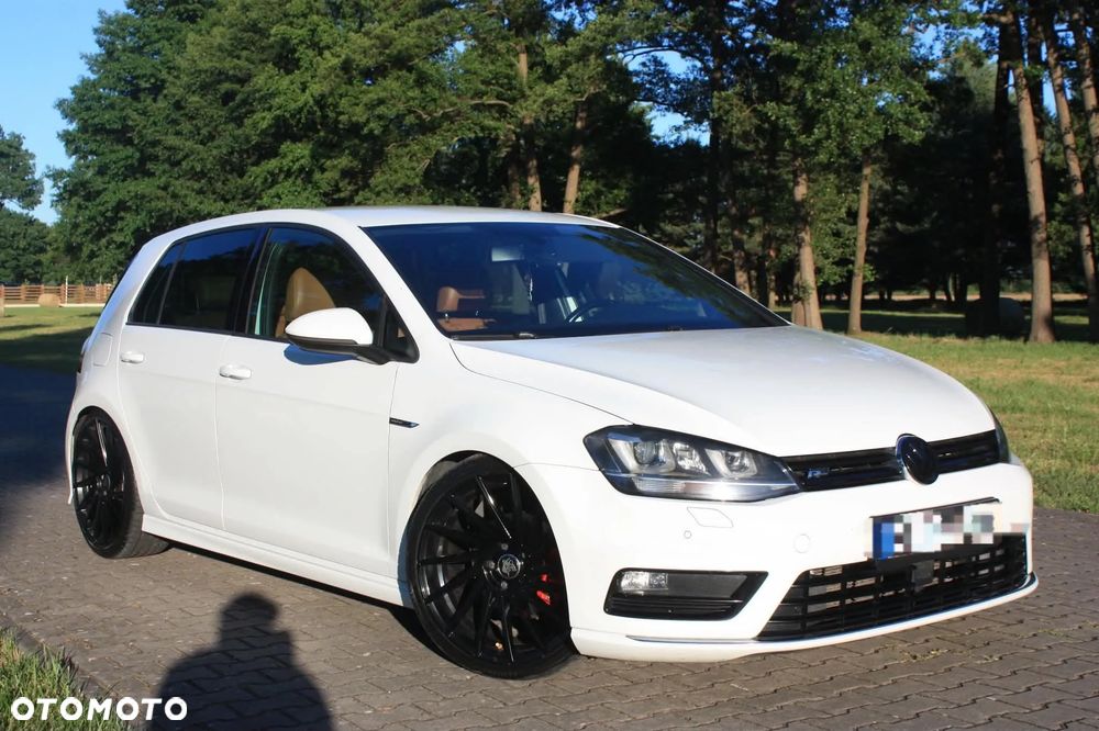 Volkswagen Golf - 1
