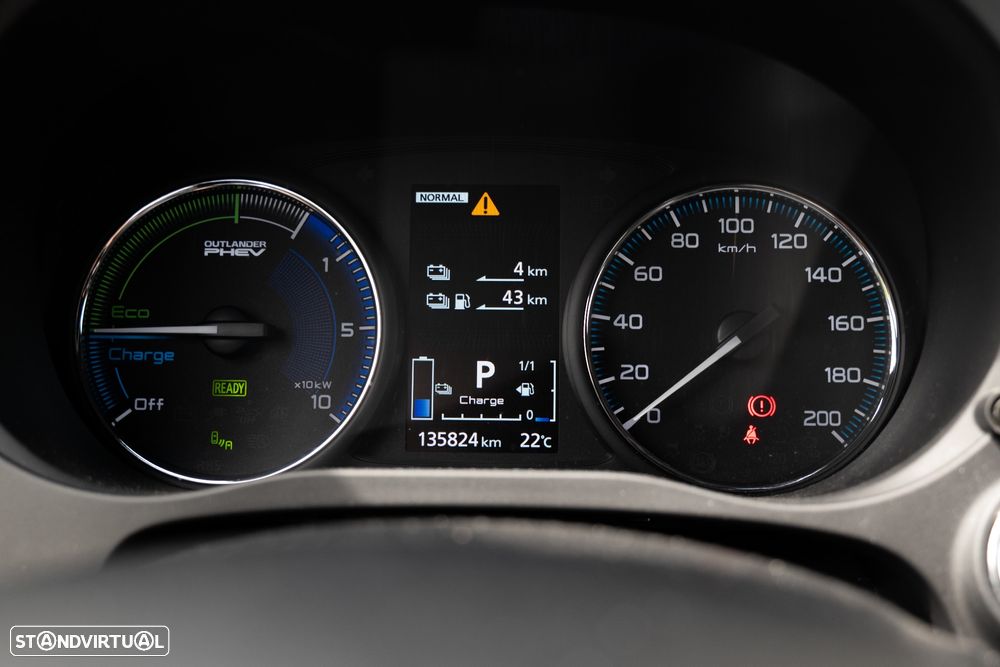 Mitsubishi Outlander - 8