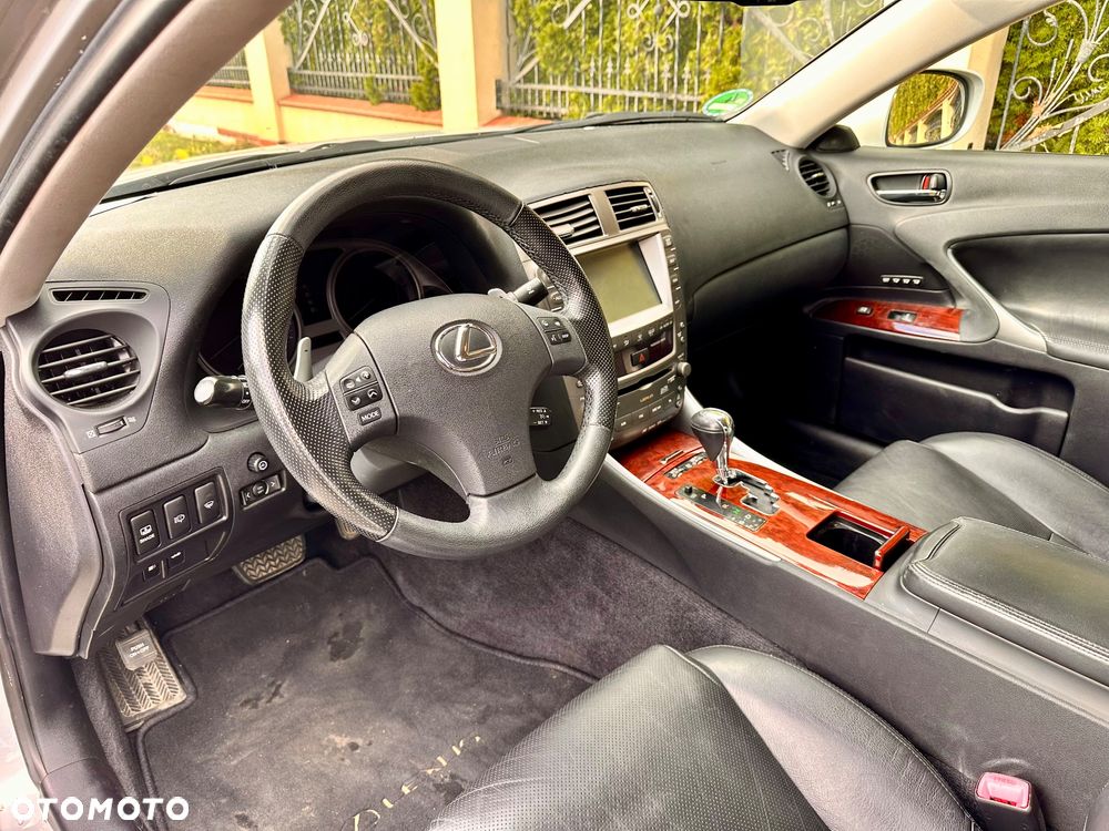 Lexus IS 250 Prestige - 12
