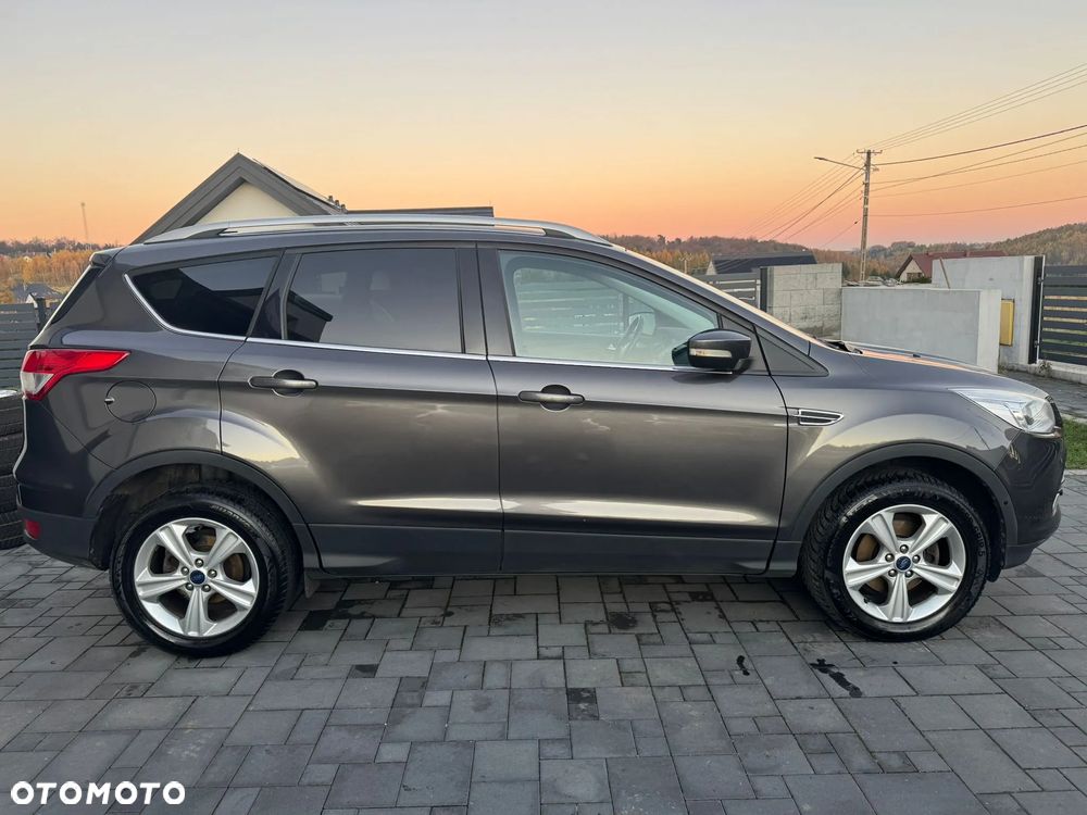 Ford Kuga 1.6 EcoBoost 2x4 Titanium - 4