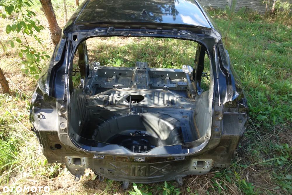 DUPA Z DACHEM BŁOTNIK PRAWY TYŁ PAS Z WANNĄ DACH NISSAN MICRA K14 - 4