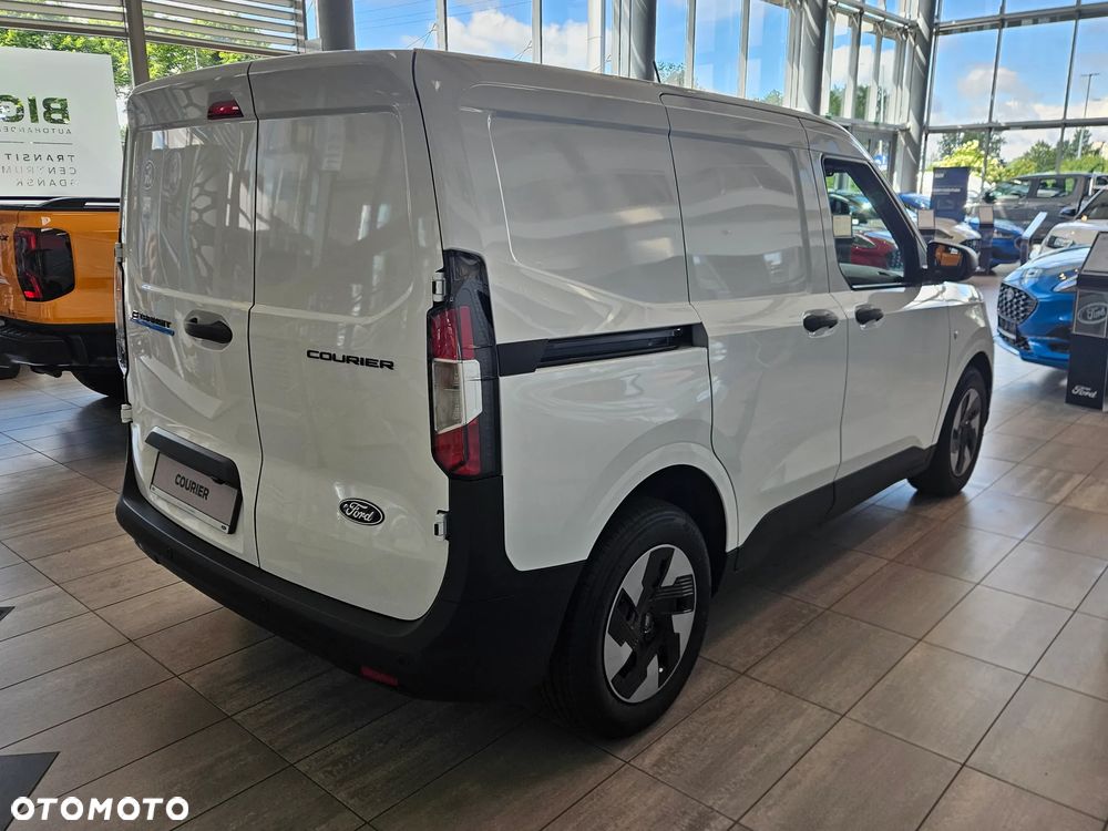 Ford E-Transit Courier - 4