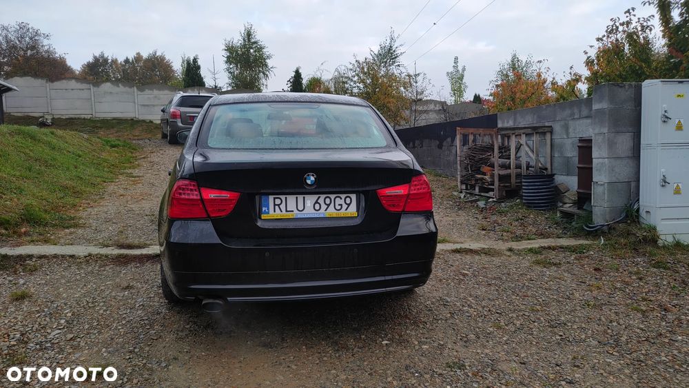 BMW Seria 3 318i - 2