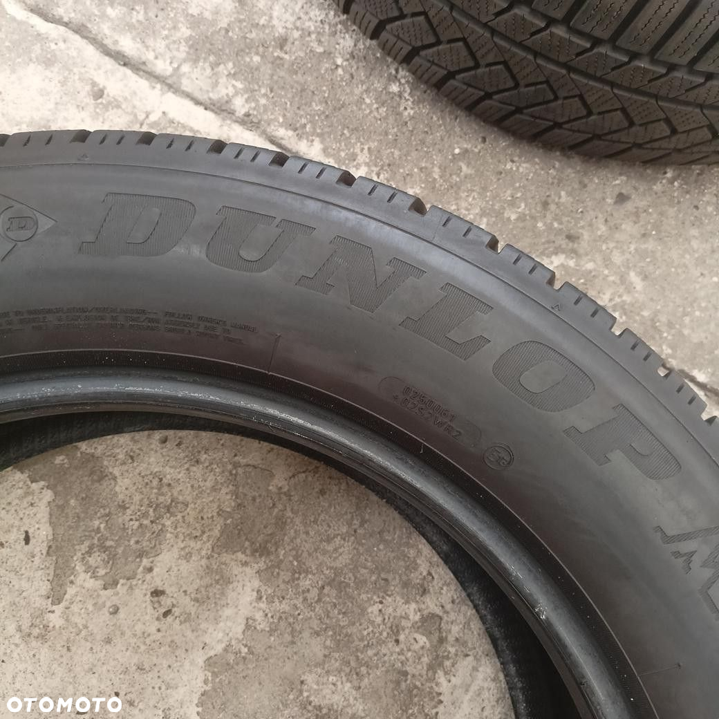 OPONY 235/60/18 2szt DUNLOP 7,5mm (22863) - 2