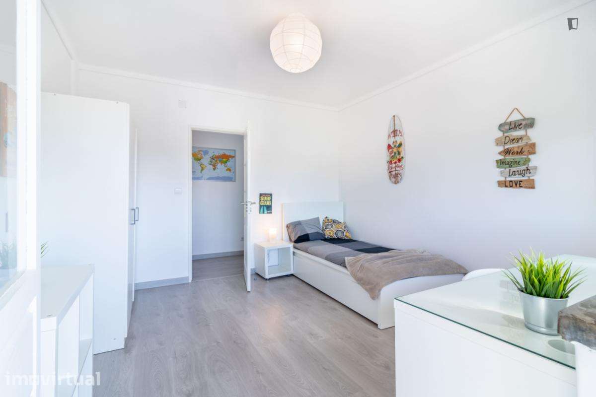 Quarto - localizado em Carcavelos Lisbon - Grande imagem: 5/13