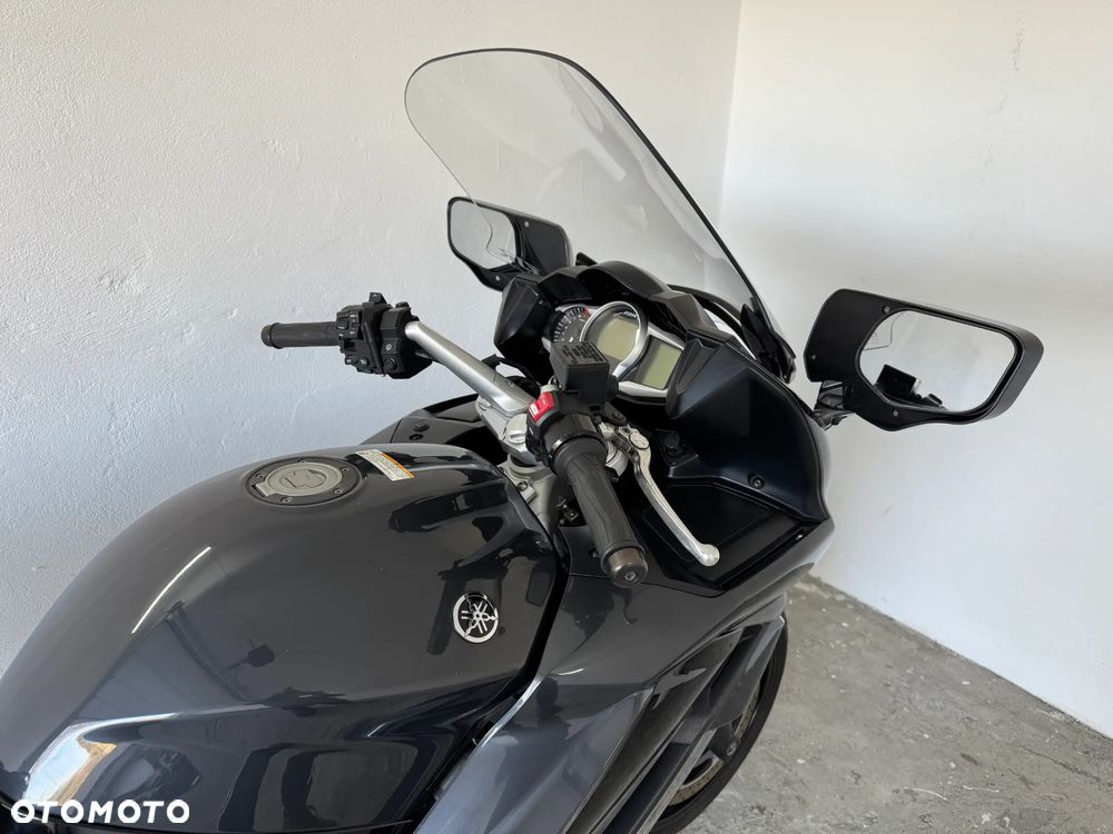 Yamaha FJR - 17