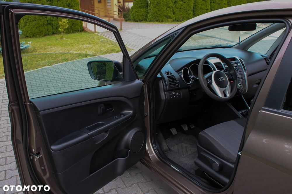 Kia Venga 1.4 CVVT Vision - 32