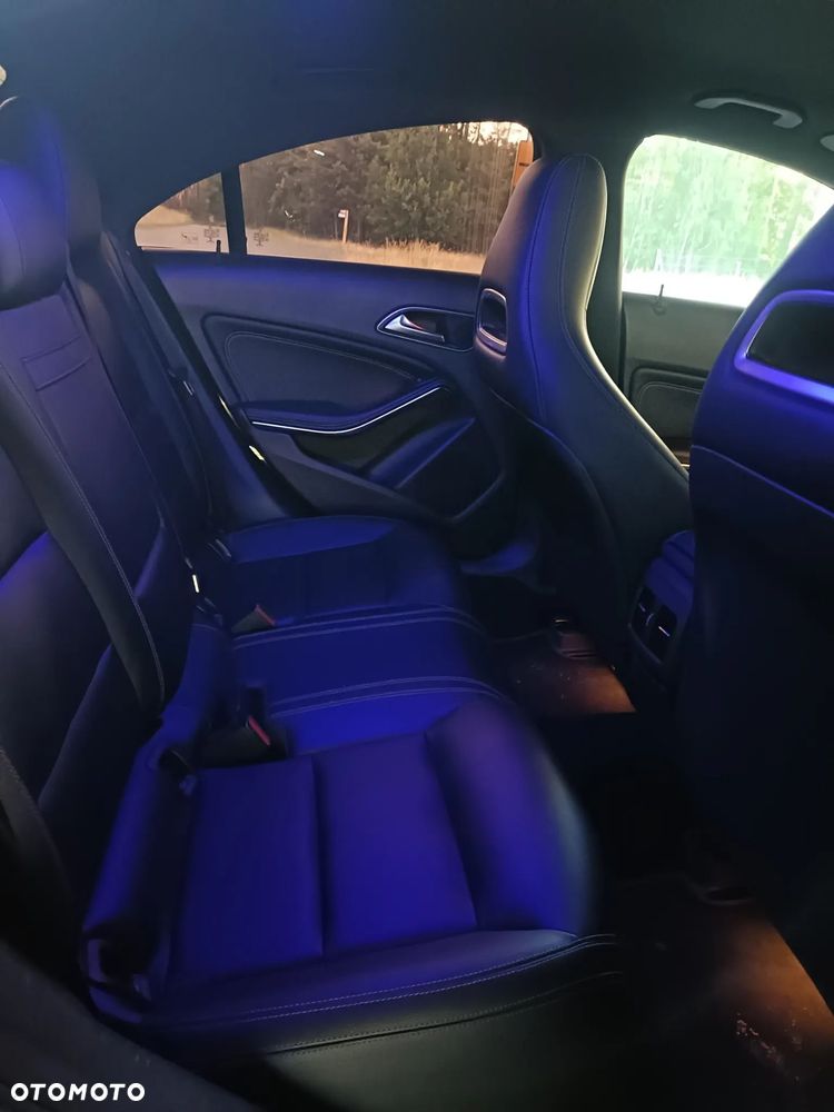 Mercedes-Benz CLA 250 7G-DCT - 14
