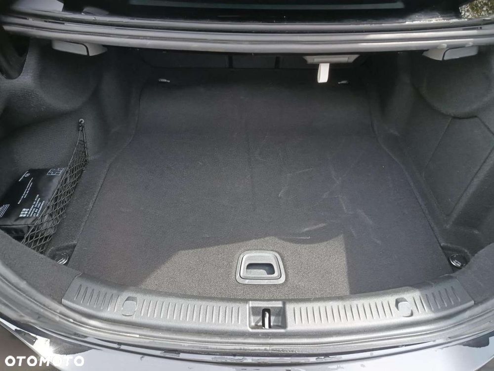 Mercedes-Benz Klasa E - 16