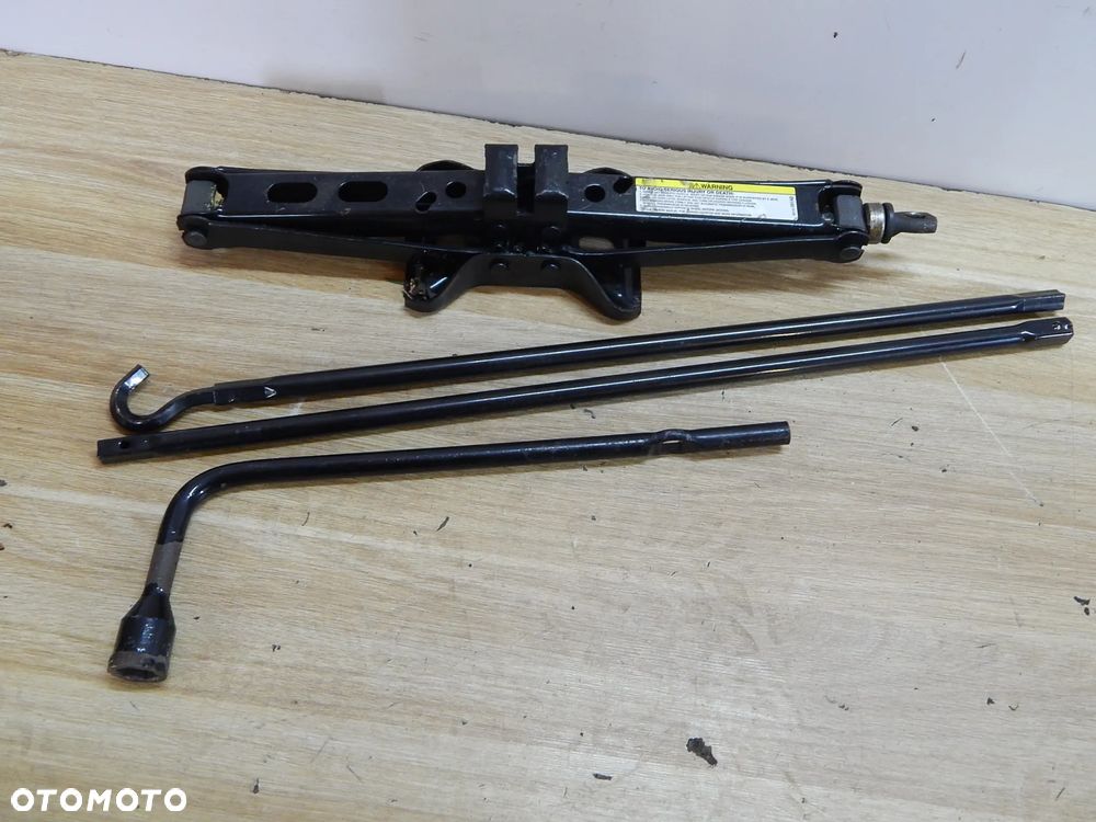 Lewarek podnośnik klucz zestaw Jeep Grand Cherokee WJ 99-05  Łuków części