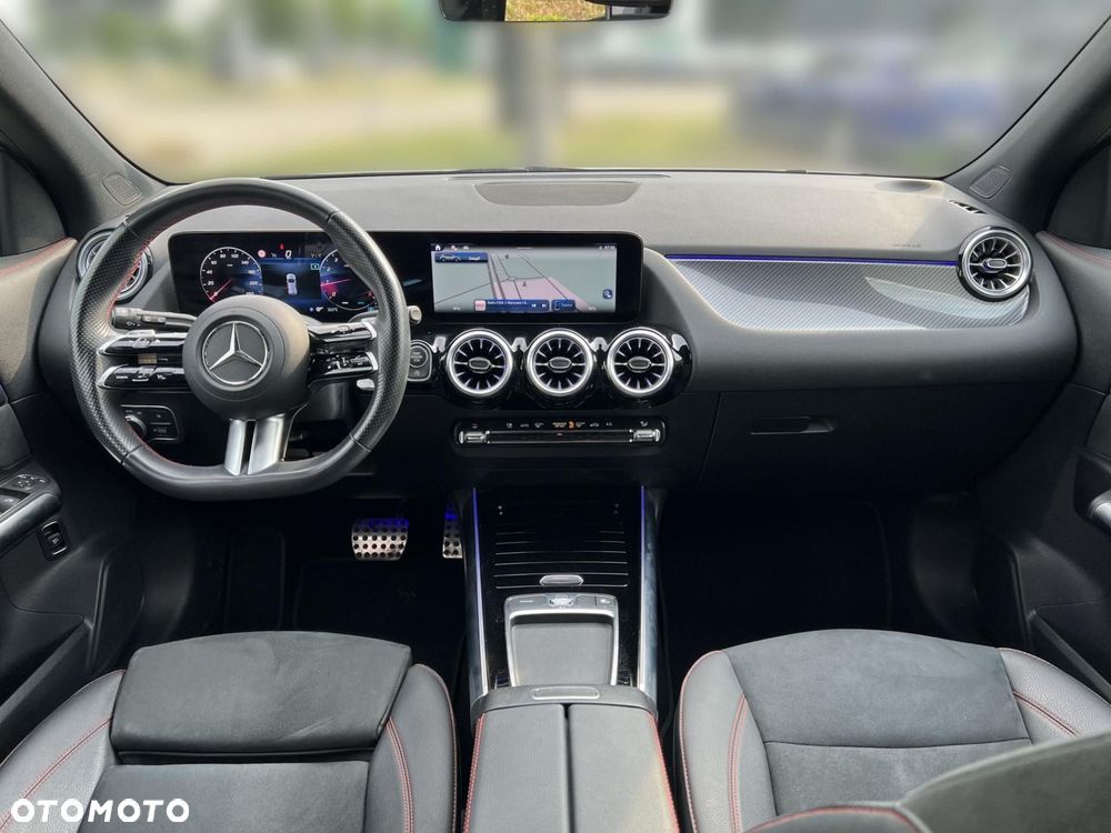 Mercedes-Benz GLA 200 AMG Line - 16