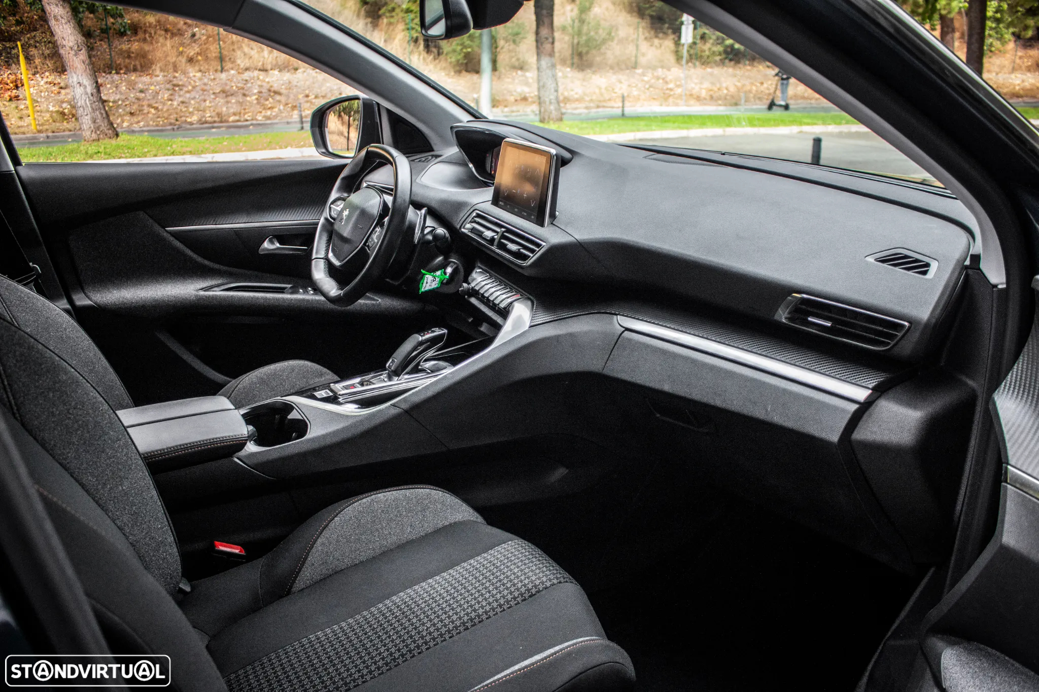 Peugeot 5008 PureTech 130 EAT6 Active - 27
