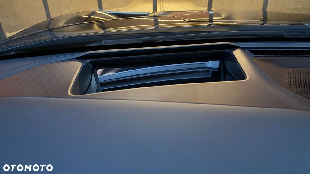 Lotus Eletre - 18
