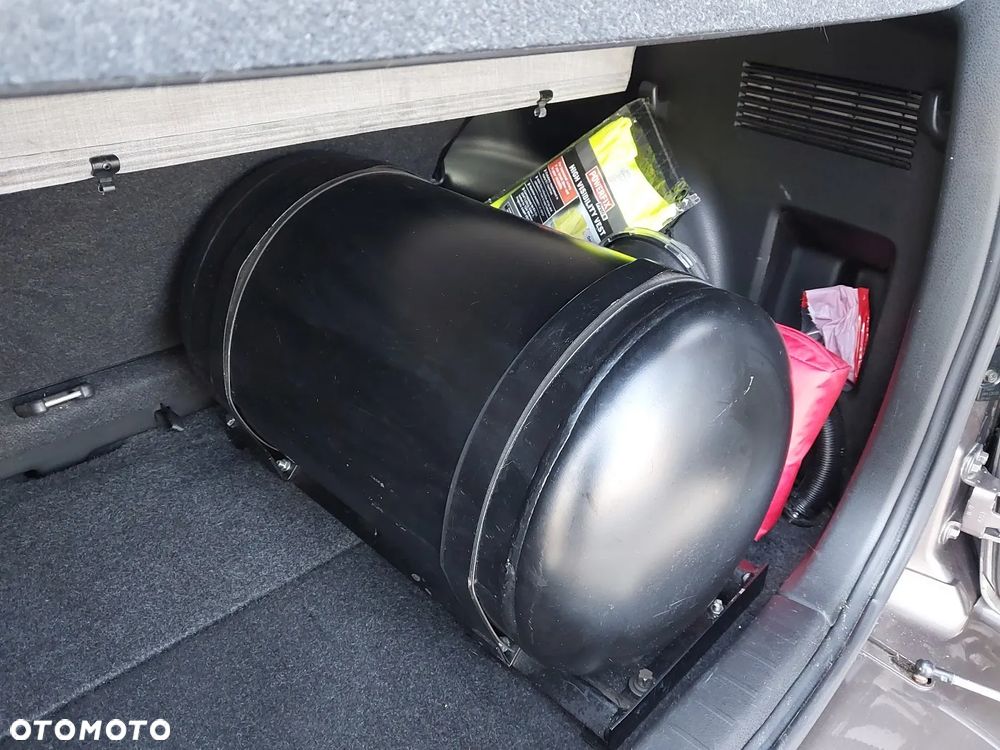 Suzuki Grand Vitara 2.4 Premium EU5 - 37