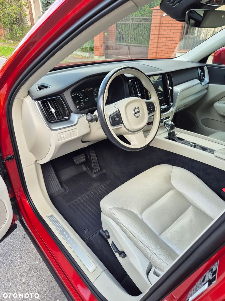 Volvo XC 60 T5 AWD Geartronic Momentum - 8