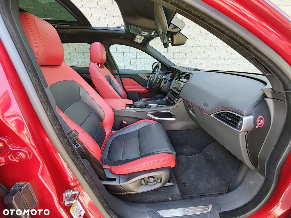 Jaguar F-Pace 3.0 V6 AWD S - 14