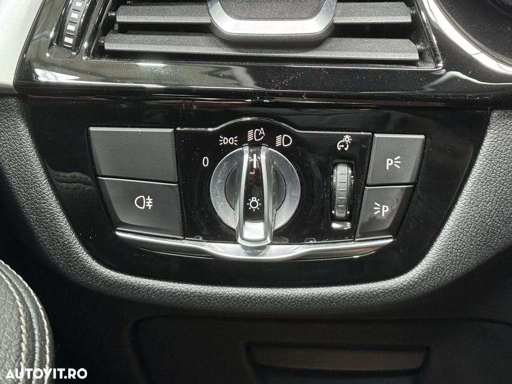 BMW M5 M550i xDrive AT - 23