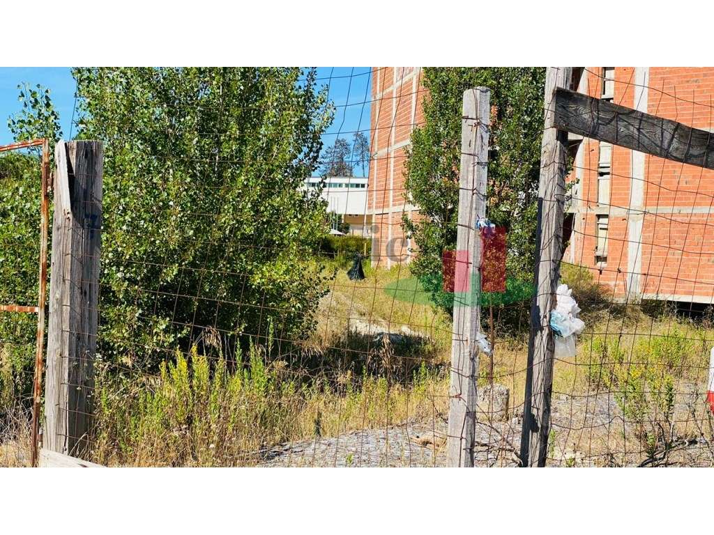 Lote de Terreno para Construção 4 pisos + Cave em Rio Maior ***RIOM... - Grande imagem: 3/4