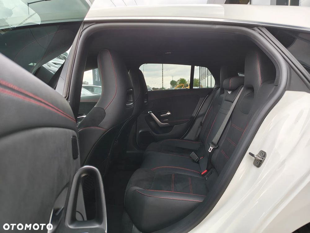 Mercedes-Benz CLA 200 mHEV AMG Line 7G-DCT - 9