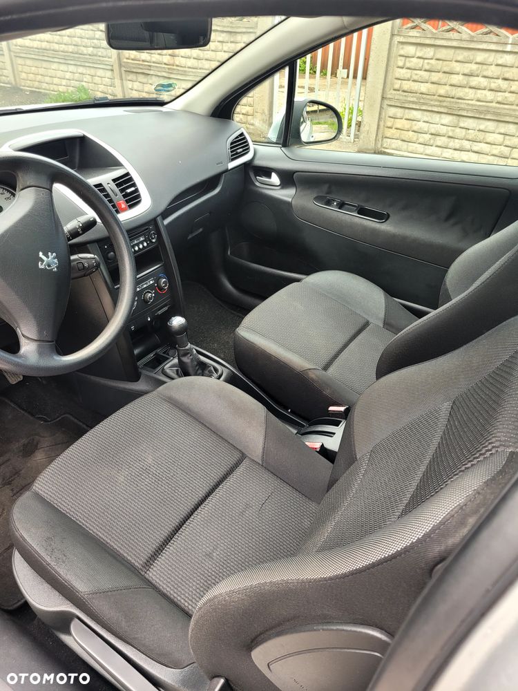 Peugeot 207 1.4 16V Trendy - 9