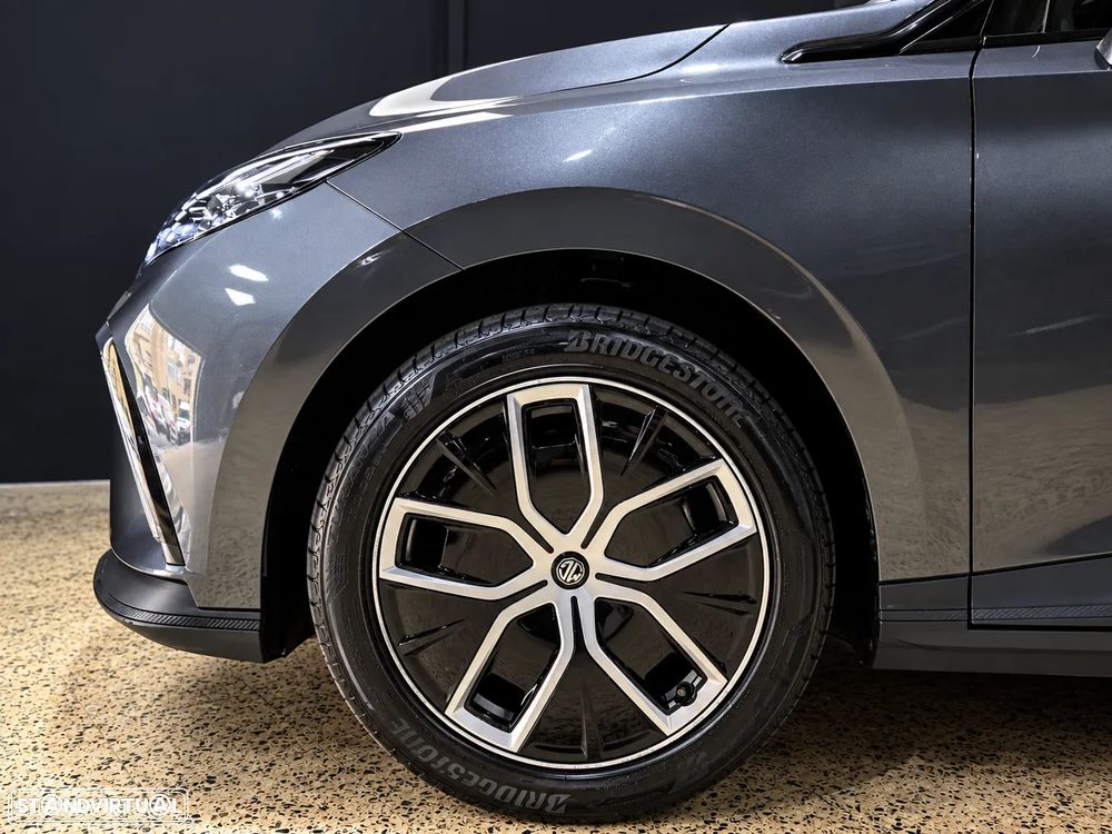 MG MG4 64 kWh Luxury - 11