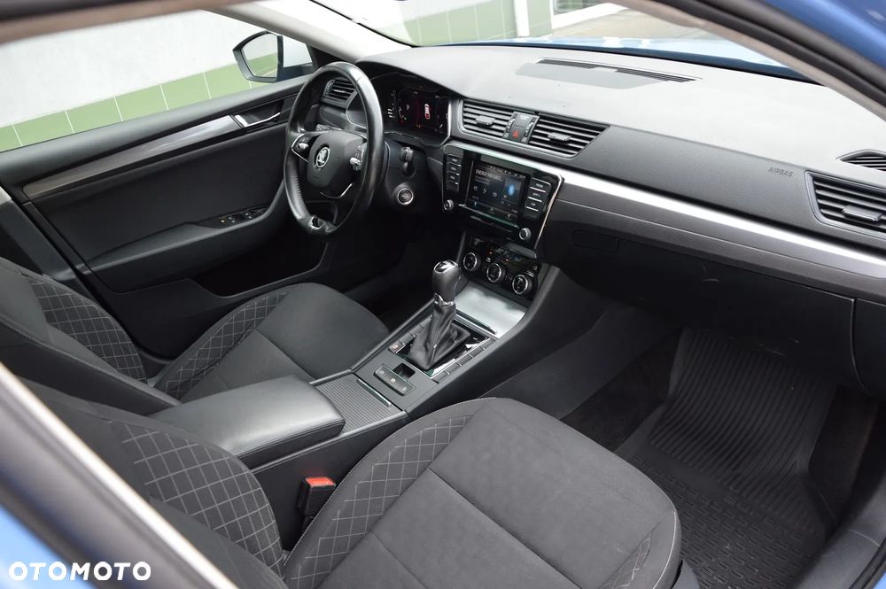 Skoda Superb 2.0 TDI SCR Style DSG - 6