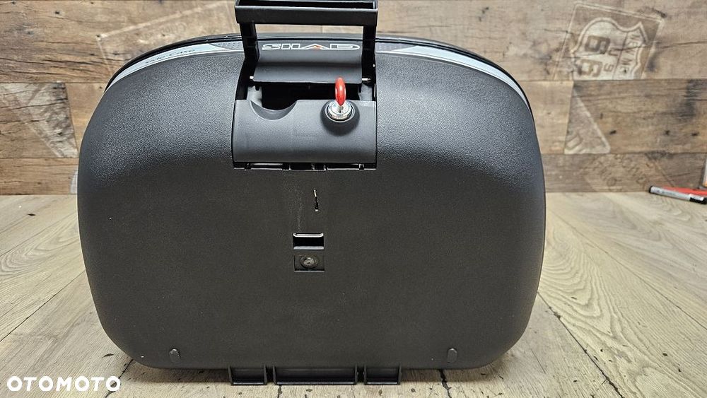 Kufer centralny boczny Shad SH42 - 9