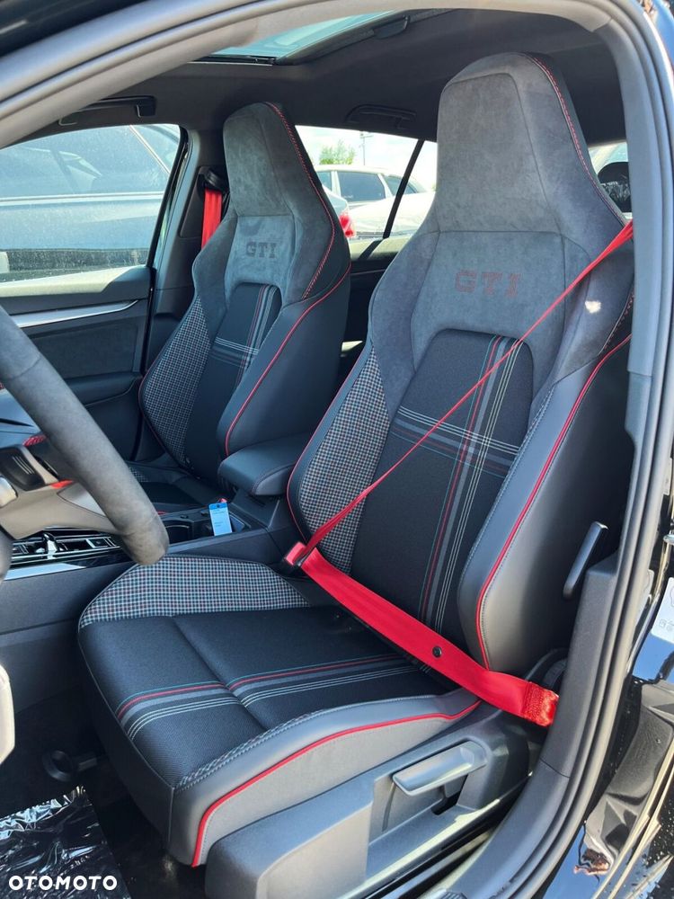 Volkswagen Golf 2.0 TSI GTI Edition 50 DSG - 9