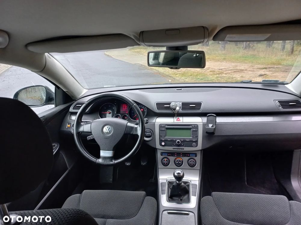 Volkswagen Passat 2.0 TDI Individual - 2