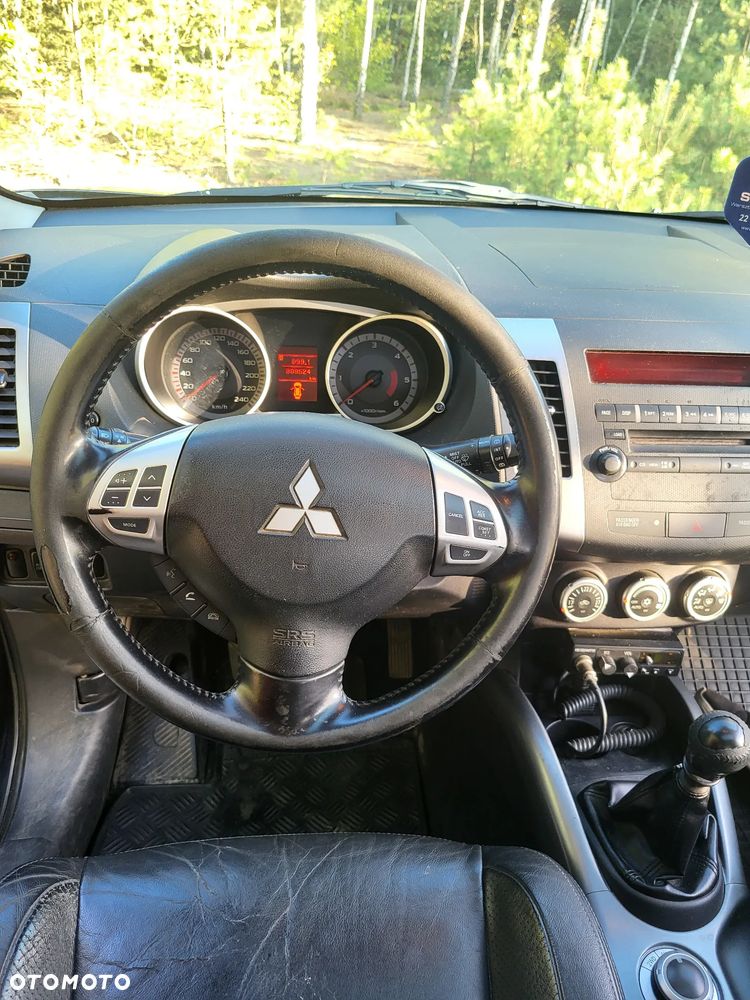 Mitsubishi Outlander 2.0 DID Instyle NAVI - 9