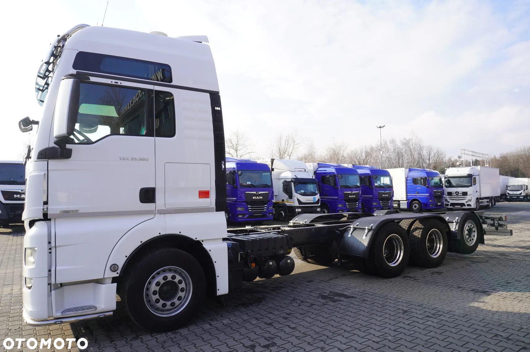 MAN TGX 35.580 E6 8x4/4 - rama do zabudowy 8,8m - 8