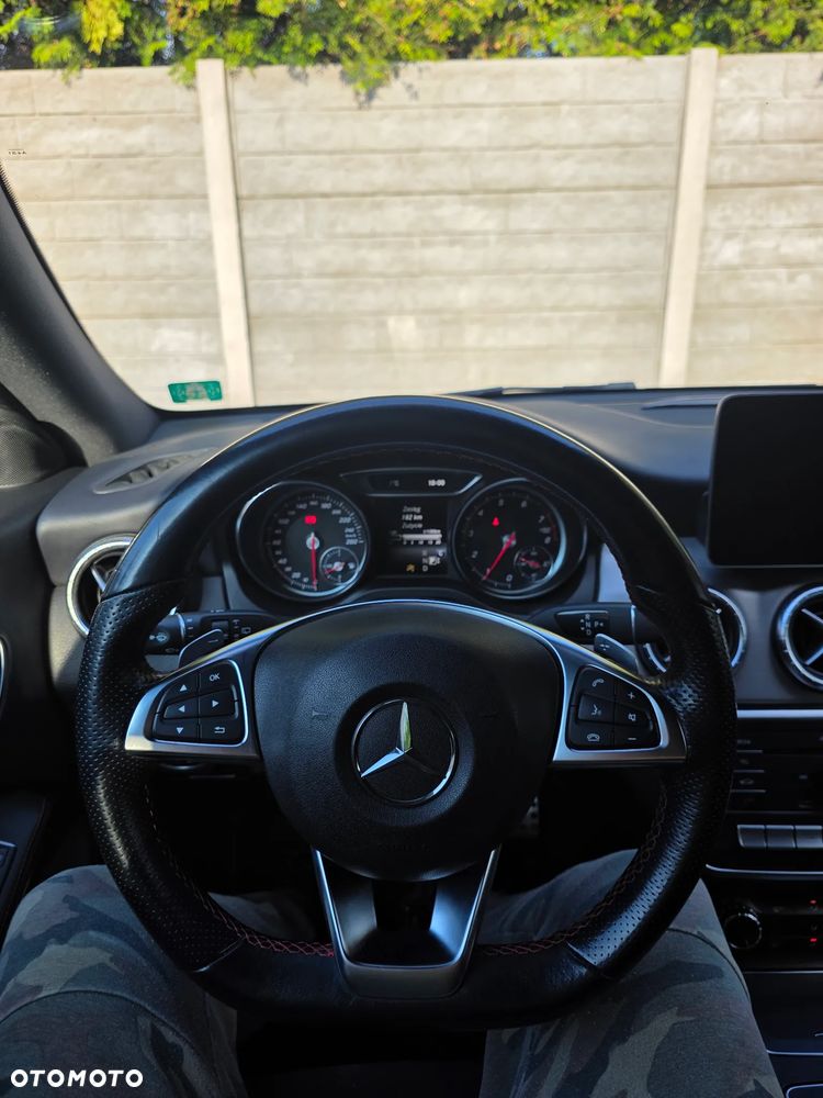 Mercedes-Benz CLA 180 7G-DCT AMG Line - 21