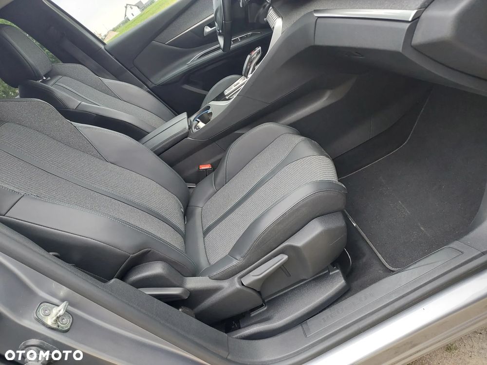 Peugeot 3008 1.5 BlueHDi Allure Pack S&S EAT8 - 23