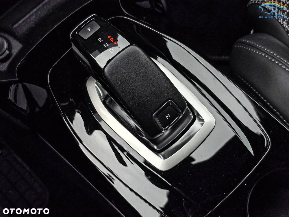 Peugeot 2008 PureTech 130 EAT8 GT - 39