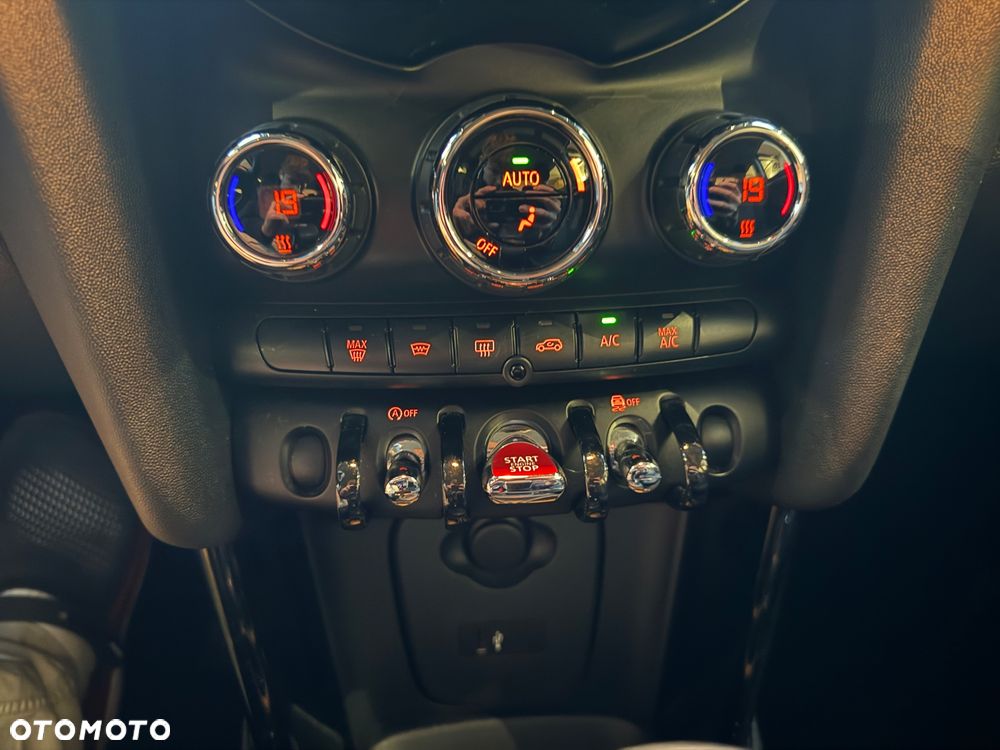 MINI Cooper Standard - 12