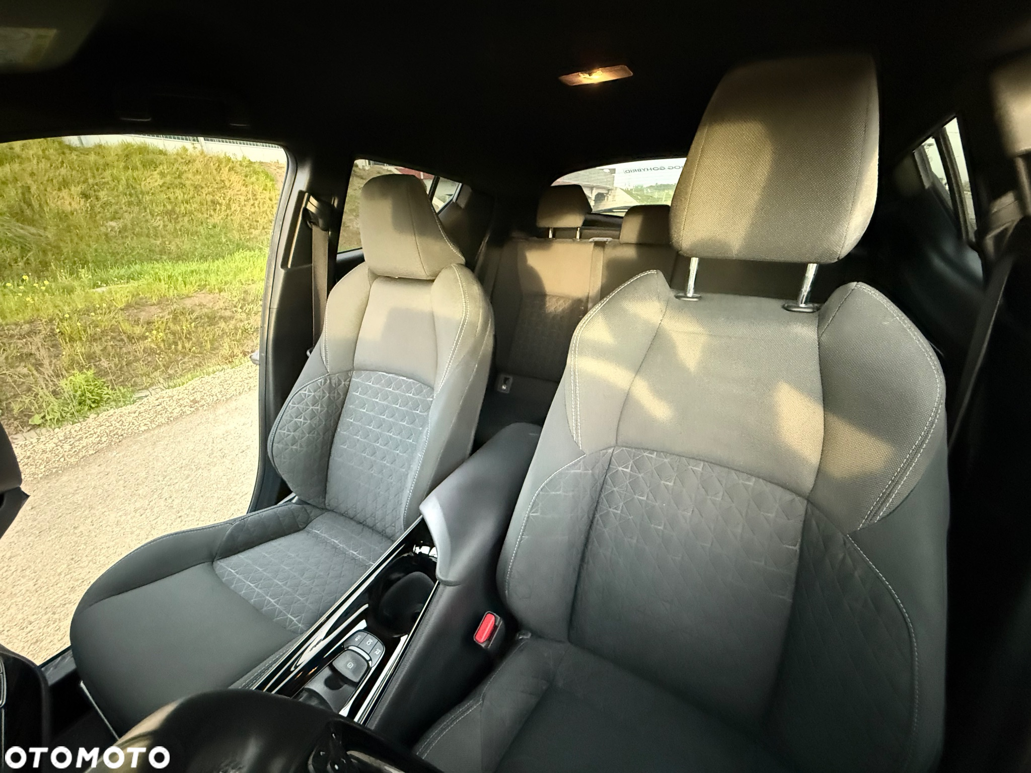 Toyota C-HR 2.0 Hybrid Black Edition - 17