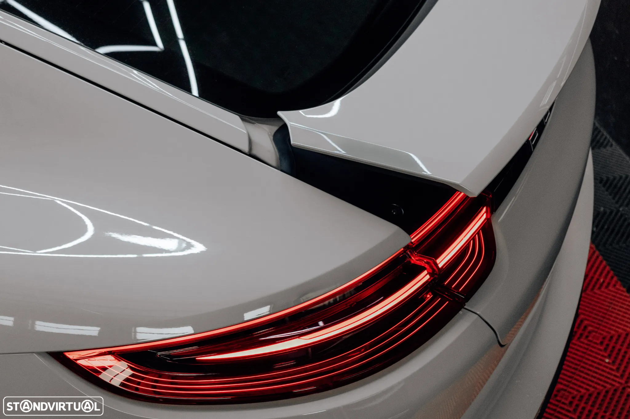 Porsche Panamera 4 E-Hybrid - 14