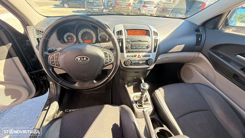 Kia Ceed 1.6 CRDi LX - 10