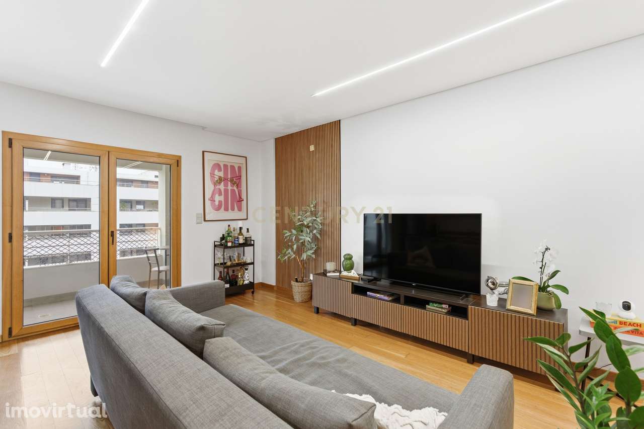 Apartamento T1 com Box e Varanda - Colinas do Cruzeiro - Grande imagem: 2/21