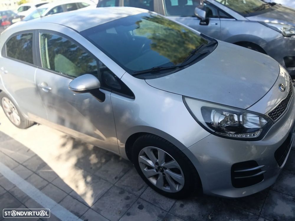 Kia Rio 1.1 CRDi TX AC+VE - 24