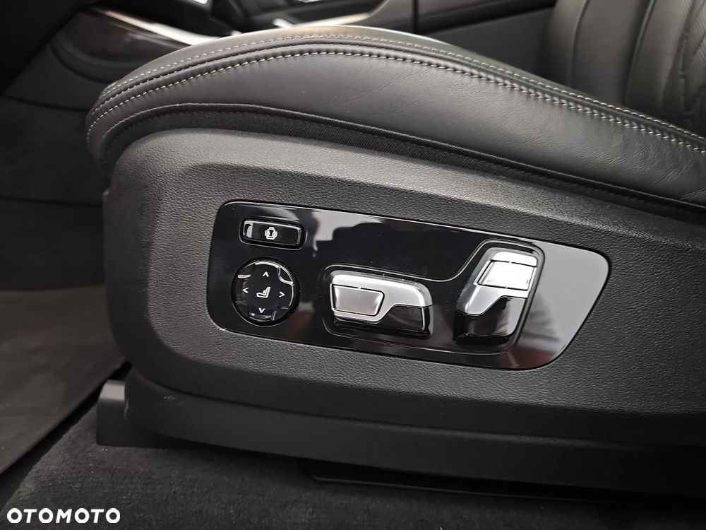 BMW X7 - 12