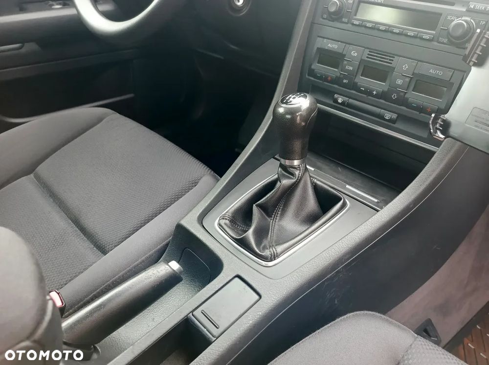 Audi A4 Limousine - 23