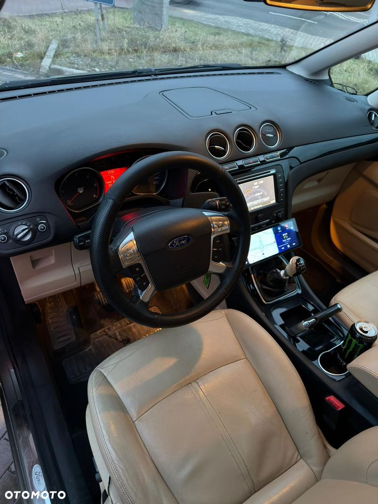 Ford Galaxy 2.0 TDCi Ghia - 19