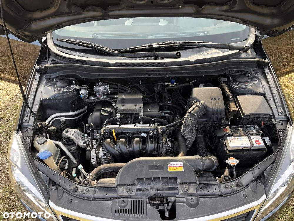 Kia Ceed - 11