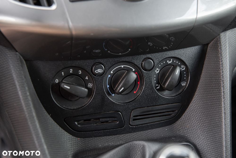 Ford Transit Connect 220 L1 Ambiente - 17