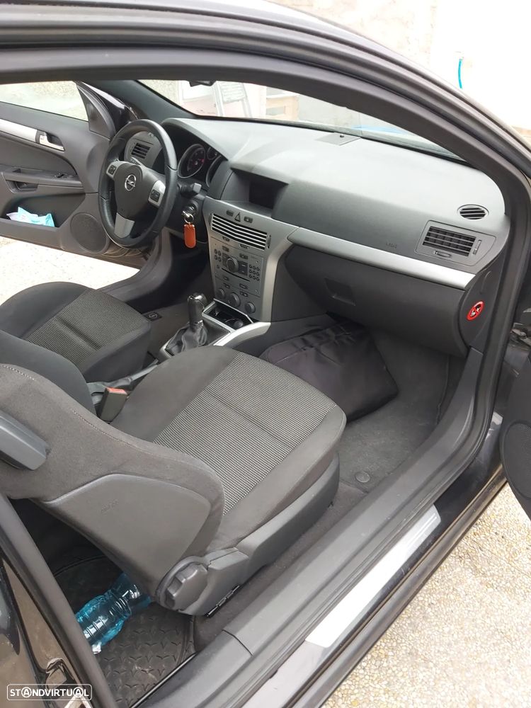 Opel Astra GTC 1.3 CDTI - 10