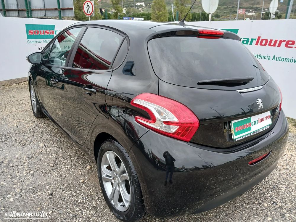 Peugeot 208 1.2 PureTech Style - 12