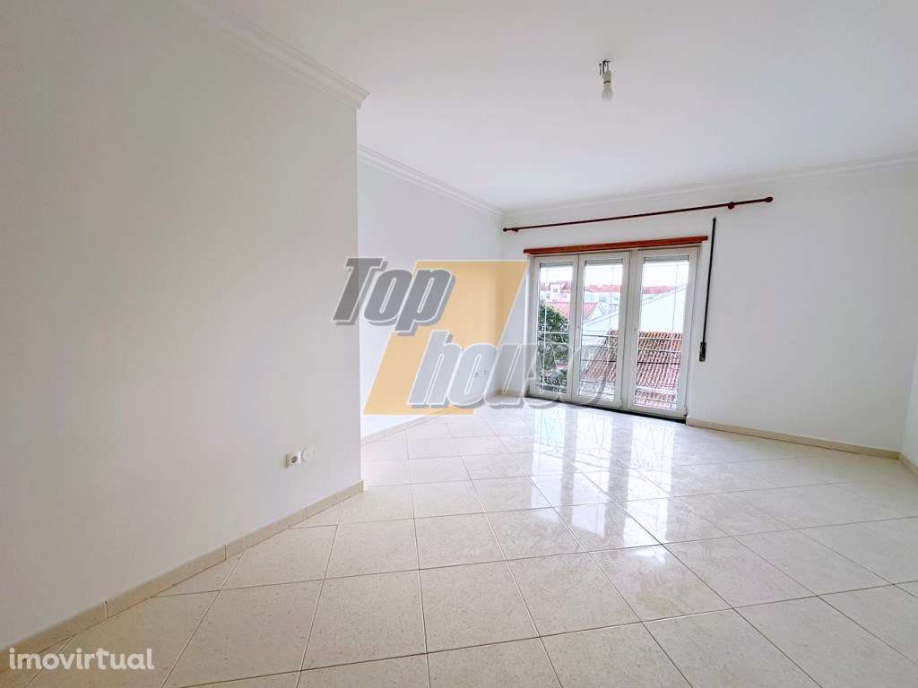 Apartamento T2 com Arrecadação na Quinta do Conde - Localização Cen... - Grande imagem: 4/21