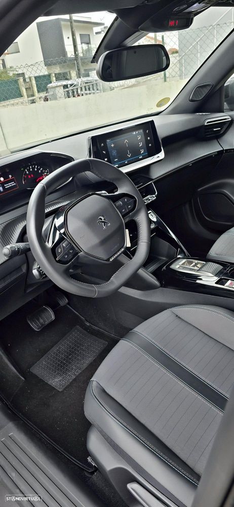 Peugeot 2008 1.5 BlueHDi Allure Pack EAT8 - 8